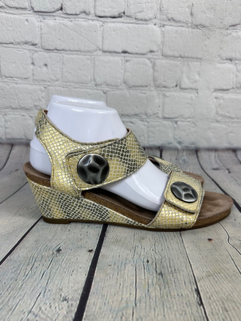 Taos Carousel 2 Snake Print Wedge Sandals EU 40/US 9-9.5